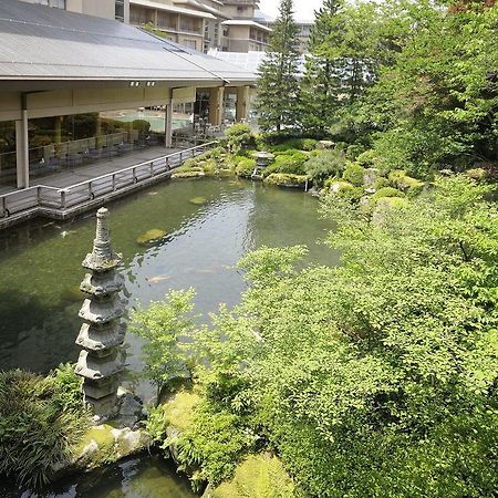 Suimeikan Gero Exterior foto The garden of the museum