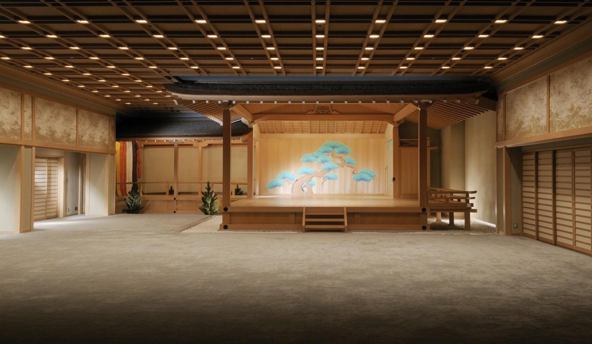 Suimeikan Gero Exterior foto A stage of the National Bunraku Theatre
